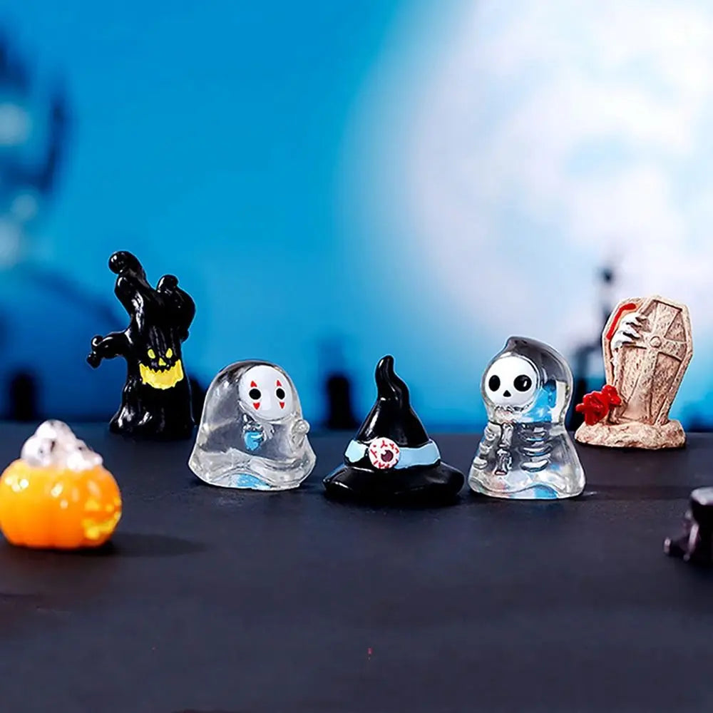 Mini Halloween Crystal Ball Easy to Carry Resin Pumpkin Resin Ornaments Micro Landscap Resin Faceless Ghost Party Supplies