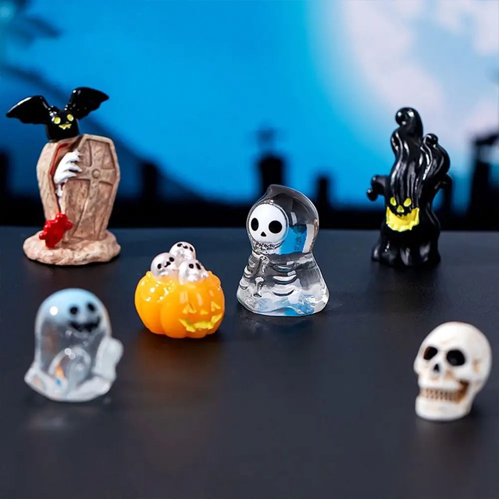 Mini Halloween Crystal Ball Easy to Carry Resin Pumpkin Resin Ornaments Micro Landscap Resin Faceless Ghost Party Supplies