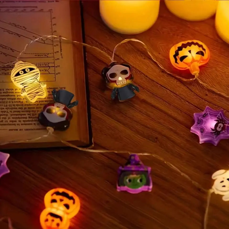 Indoor Halloween LED String Lights Battery Powered Decoration Lamp With Ghost Witch Cat Pumpkin Spider Web Skeleton Mummy Pirate