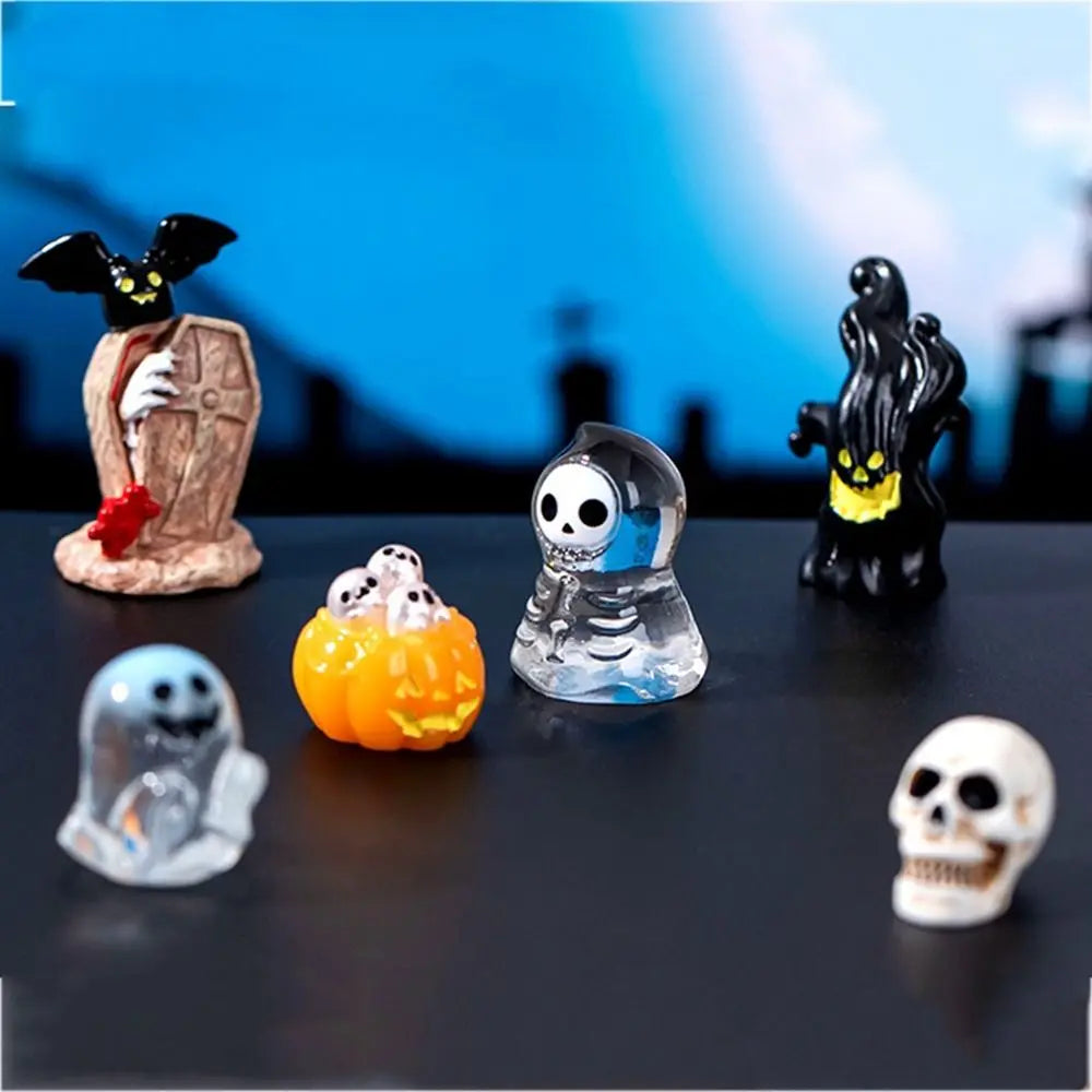 Mini Halloween Crystal Ball Easy to Carry Resin Pumpkin Resin Ornaments Micro Landscap Resin Faceless Ghost Party Supplies